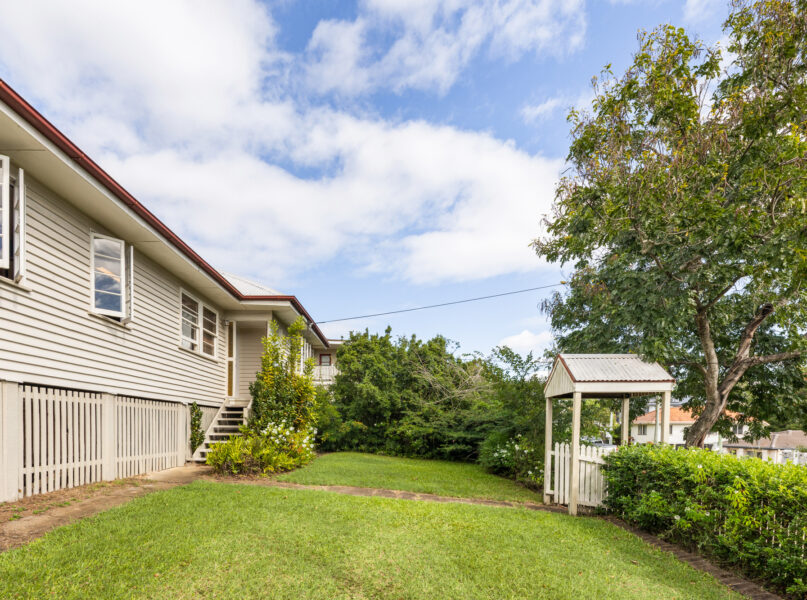 42 Palm Avenue, Holland Park West, QLD 4121