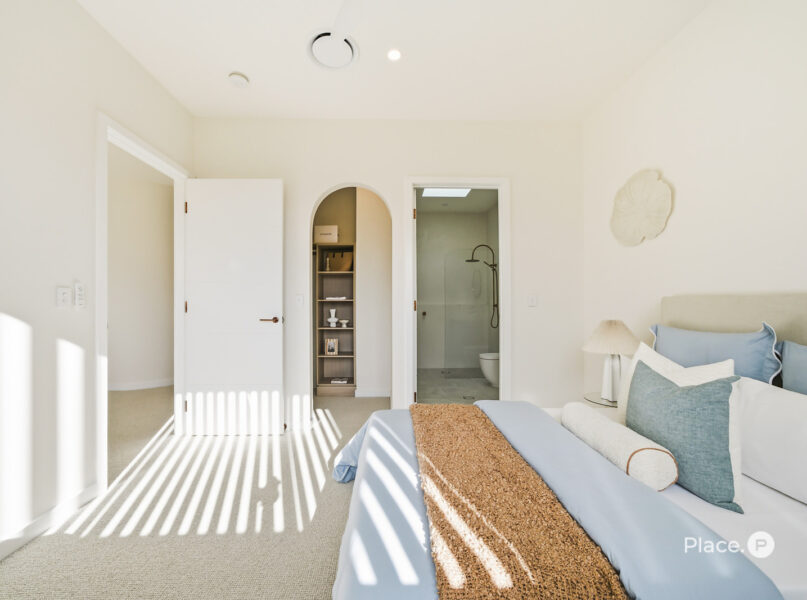 94 Greens Road, Coorparoo, QLD 4151