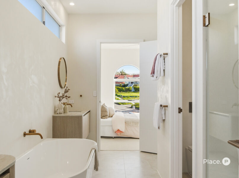 94 Greens Road, Coorparoo, QLD 4151
