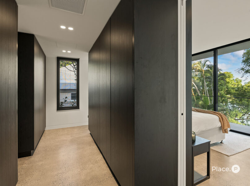 19 Neulans Road, Indooroopilly, QLD 4068