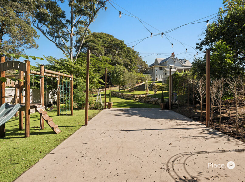 147 Lynne Grove Avenue, Corinda, QLD 4075