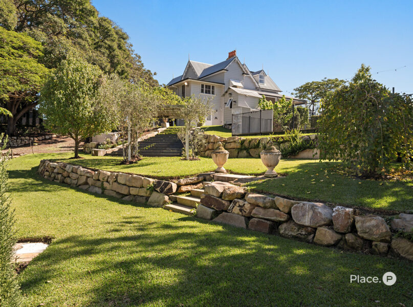 147 Lynne Grove Avenue, Corinda, QLD 4075