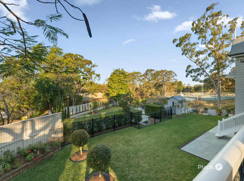 147 Lynne Grove Avenue, Corinda, QLD 4075