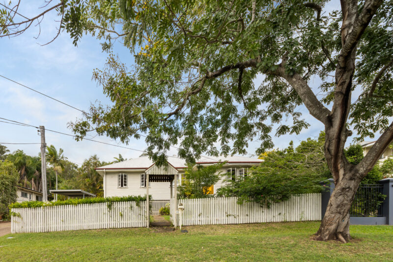42 Palm Avenue, Holland Park West, QLD 4121
