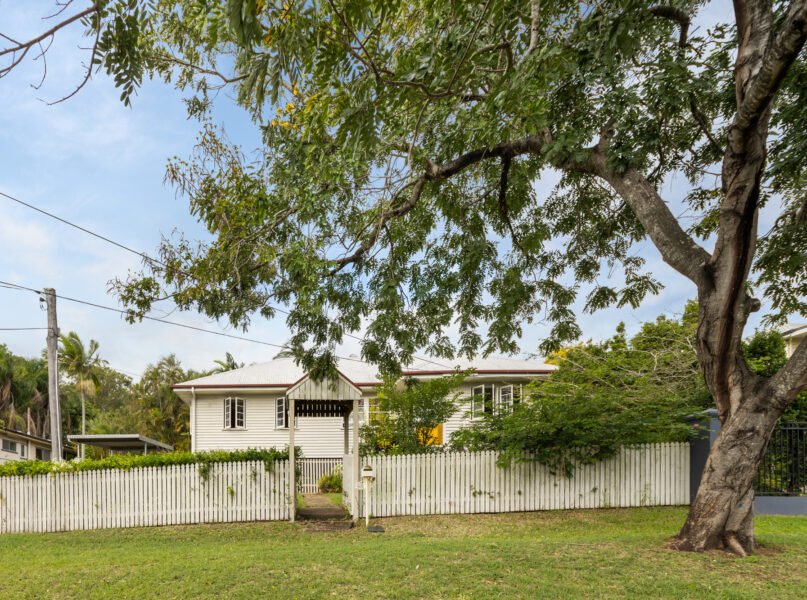 42 Palm Avenue, Holland Park West, QLD 4121