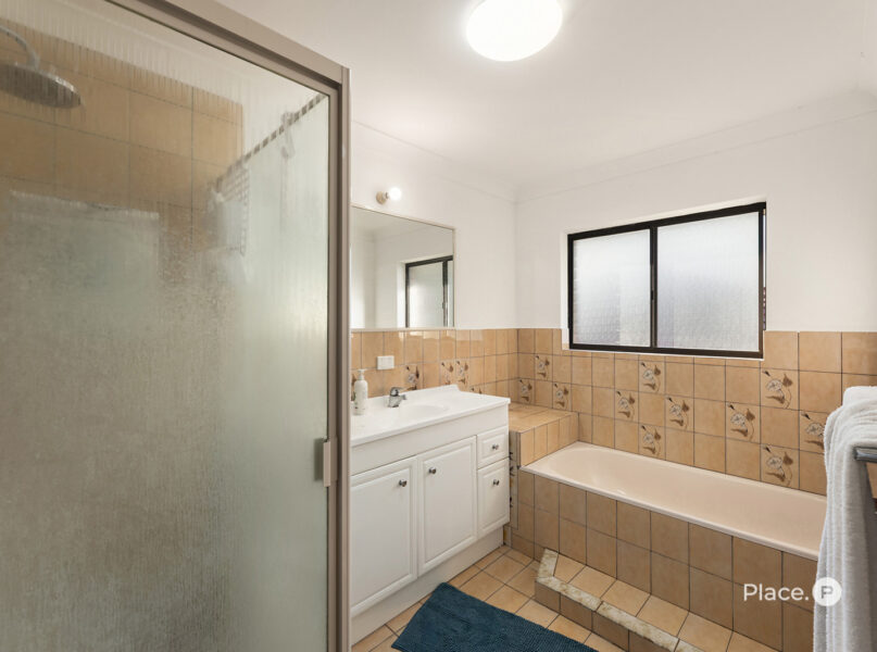 5 Obsidian Street, Camp Hill, QLD 4152