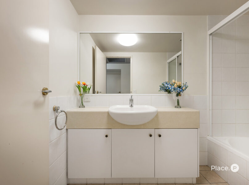 8/45 Deakin Street, Kangaroo Point, QLD 4169