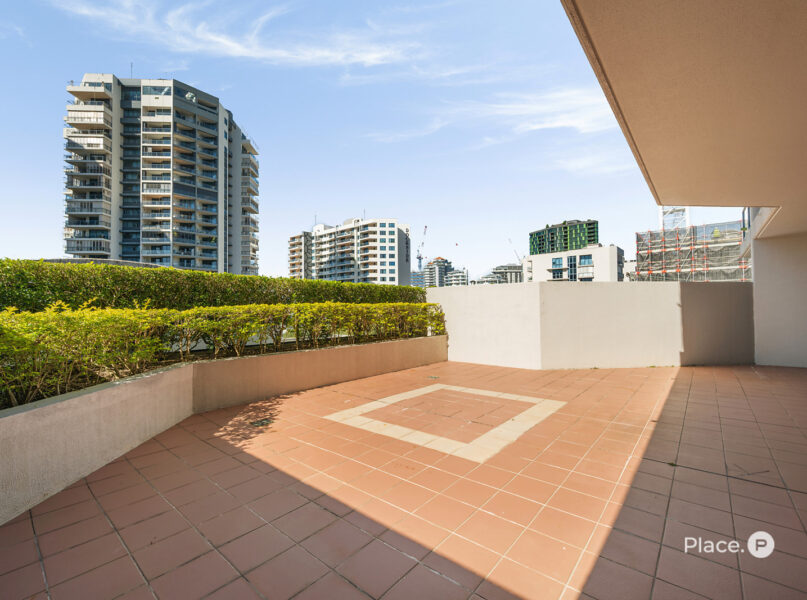 8/45 Deakin Street, Kangaroo Point, QLD 4169