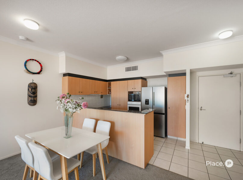8/45 Deakin Street, Kangaroo Point, QLD 4169