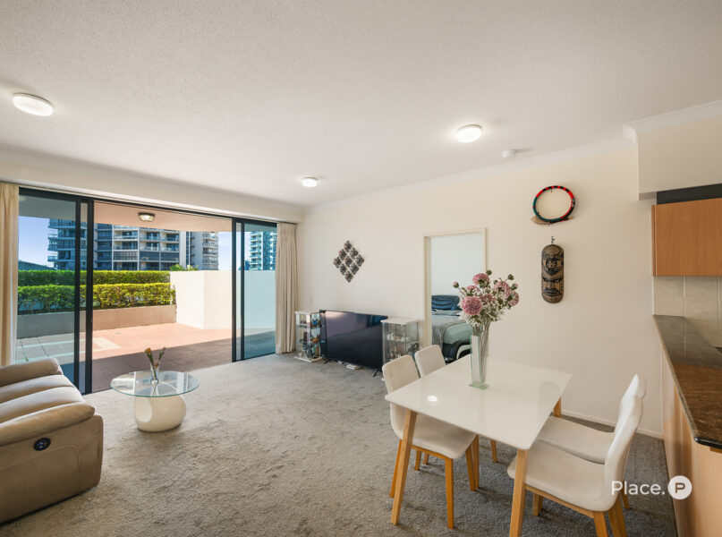 8/45 Deakin Street, Kangaroo Point, QLD 4169