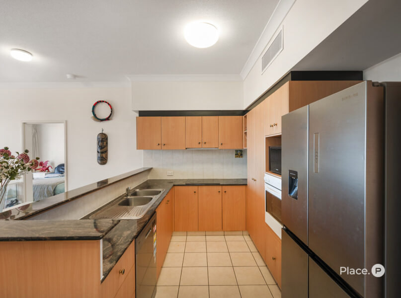 8/45 Deakin Street, Kangaroo Point, QLD 4169