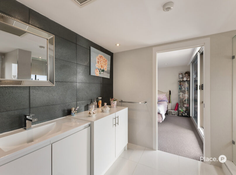 33/89 Thorn Street, Kangaroo Point, QLD 4169