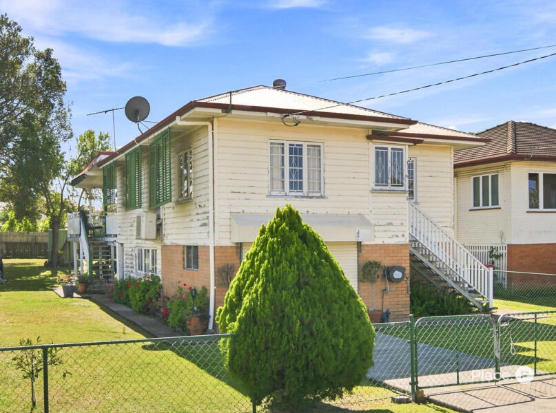 8 Glenrich Street, Corinda, QLD 4075