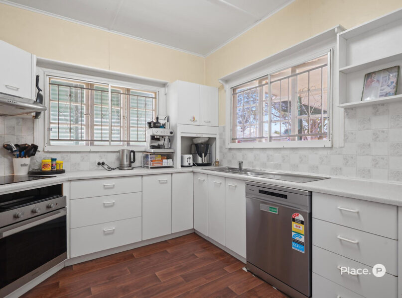 8 Glenrich Street, Corinda, QLD 4075