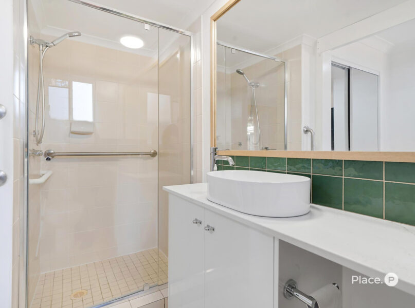 2/27 Hood Street, Sherwood, QLD 4075