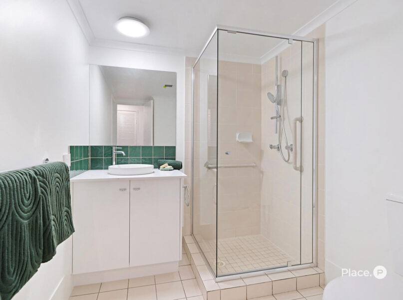 2/27 Hood Street, Sherwood, QLD 4075