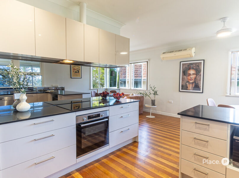 106 Seventeen Mile Rocks Road, Oxley, QLD 4075