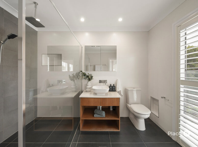 52 Aster Street, Cannon Hill, QLD 4170