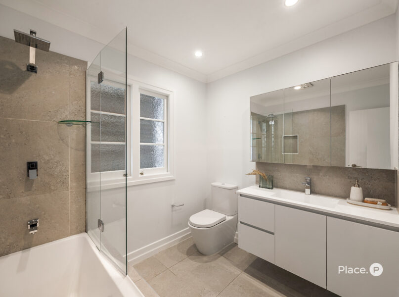 52 Aster Street, Cannon Hill, QLD 4170
