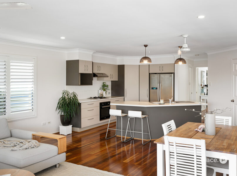 31 Carbethon Street, Manly, QLD 4179
