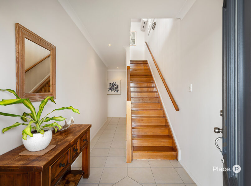 31 Carbethon Street, Manly, QLD 4179