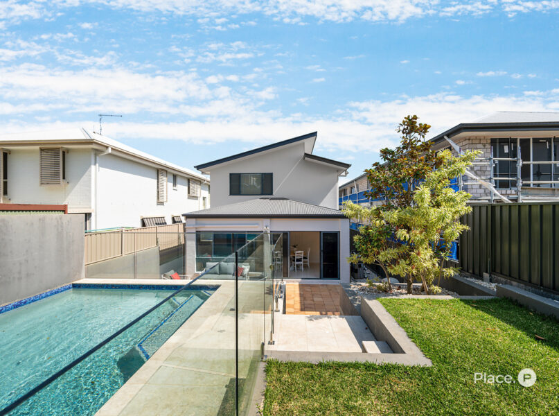 31 Carbethon Street, Manly, QLD 4179