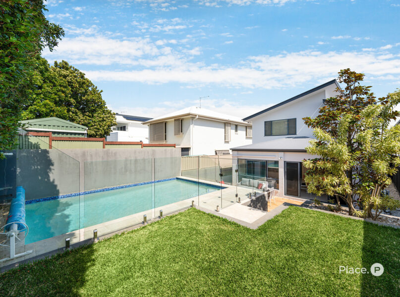 31 Carbethon Street, Manly, QLD 4179