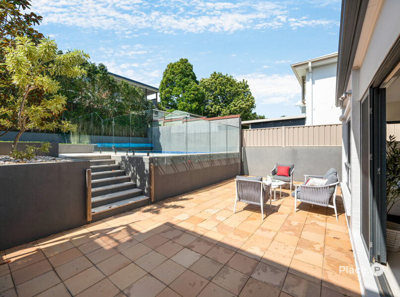 31 Carbethon Street, Manly, QLD 4179