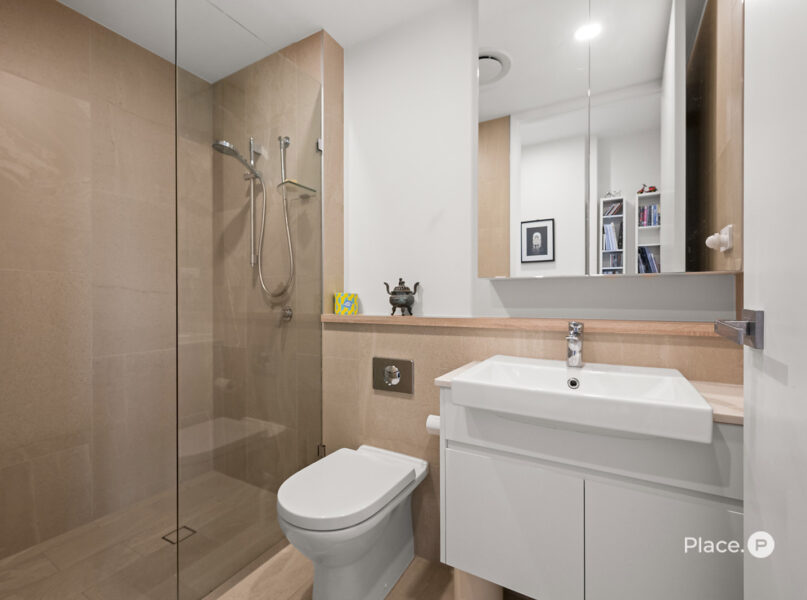 306/131 Sir Fred Schonell Drive, St Lucia, QLD 4067