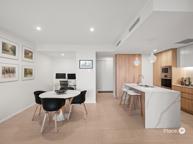 306/131 Sir Fred Schonell Drive, St Lucia, QLD 4067